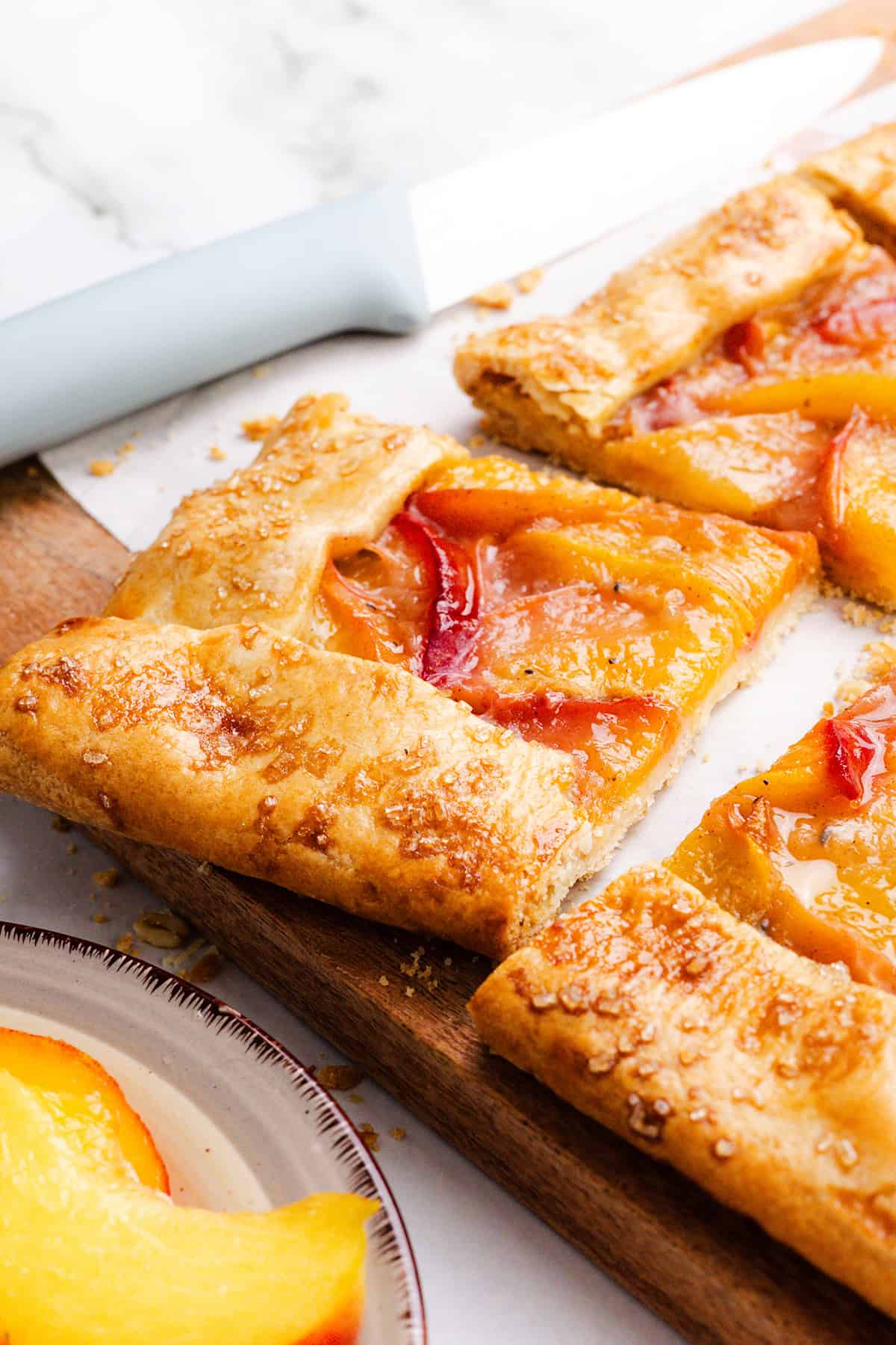 Easy Peach Galette: Quick Puff Pastry Dessert for Summer